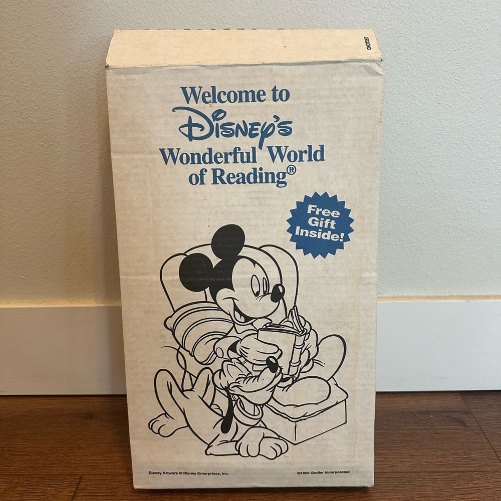 Vintage Disney's Wonderful World of Reading set